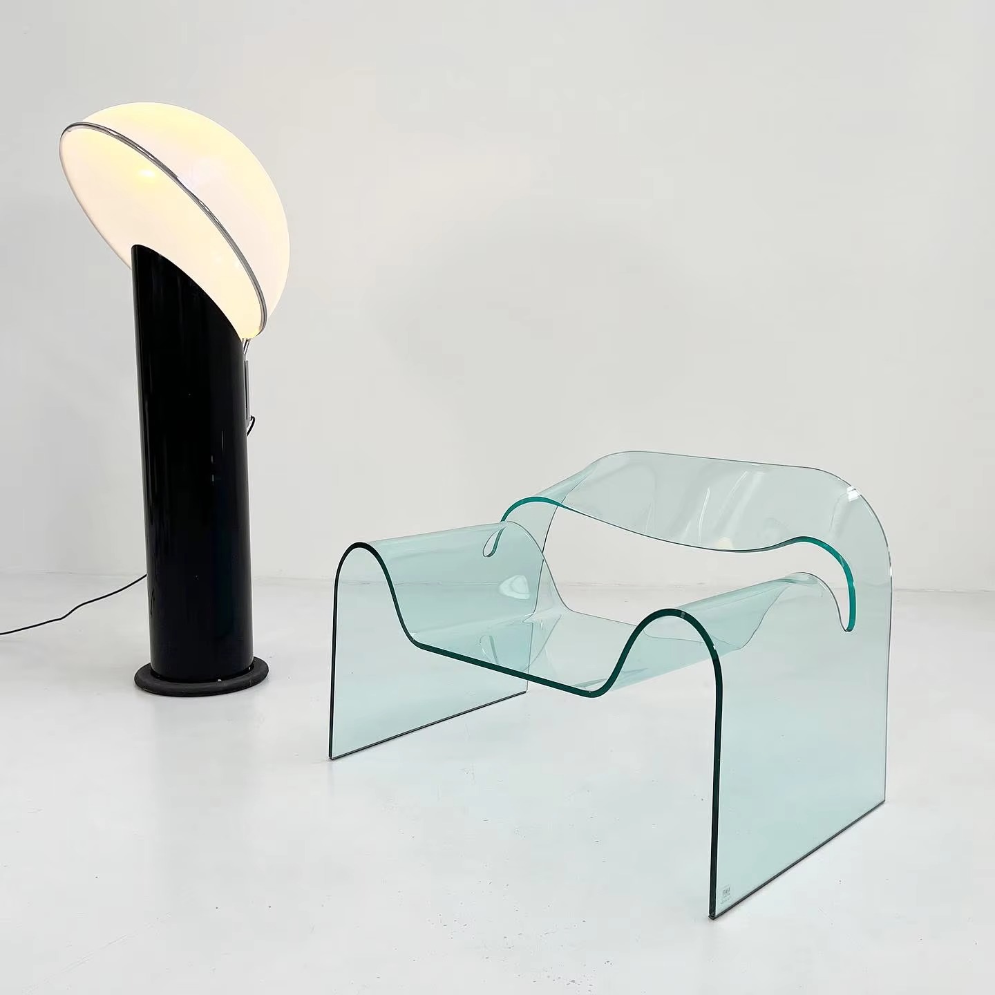 Transparent Waterproof Acrylic Modern Recliner Chair Stackable Crystal Clear Sofa Leisure Living Room Home Decor